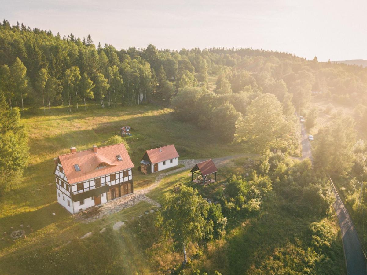 Izerski Horyzont - dom z balią w leśnej perspektywie Kopaniec Zewnętrze zdjęcie